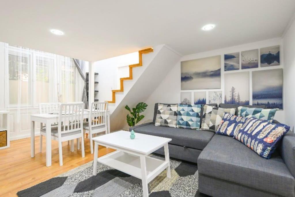 Lovely Studio Flat In Damjanich Street - Leonard 부다페스트 외부 사진