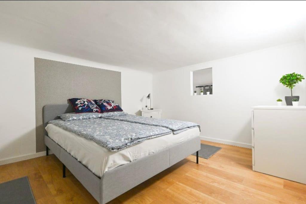 Lovely Studio Flat In Damjanich Street - Leonard 부다페스트 외부 사진